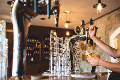 Come spillare la birra, senza fare disastri.